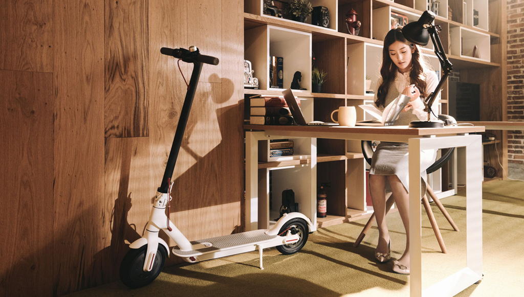 Электросамокат Xiaomi MiJia Electric Scooter Black Электросамокат Xiaomi MiJia Electric Scooter Black